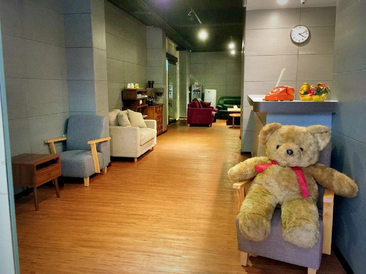 Mini Box Hotel Taipei Exterior photo