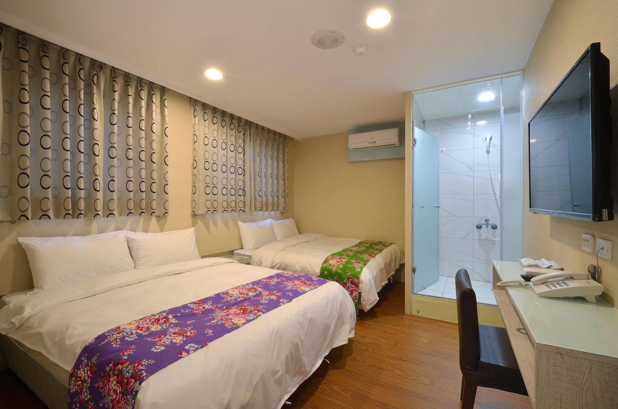 Mini Box Hotel Taipei Exterior photo