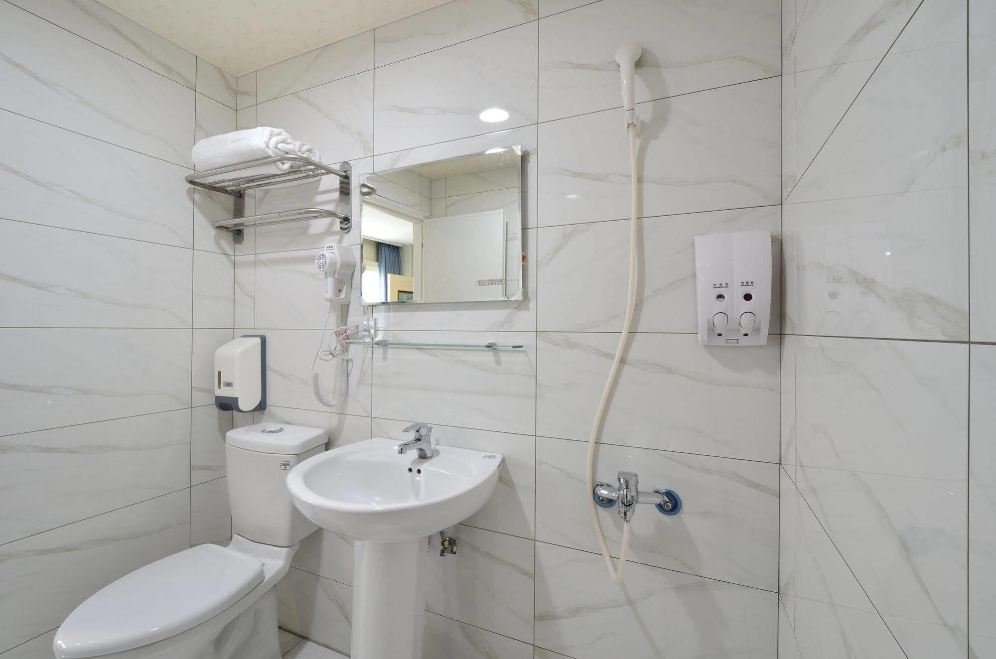 Mini Box Hotel Taipei Exterior photo