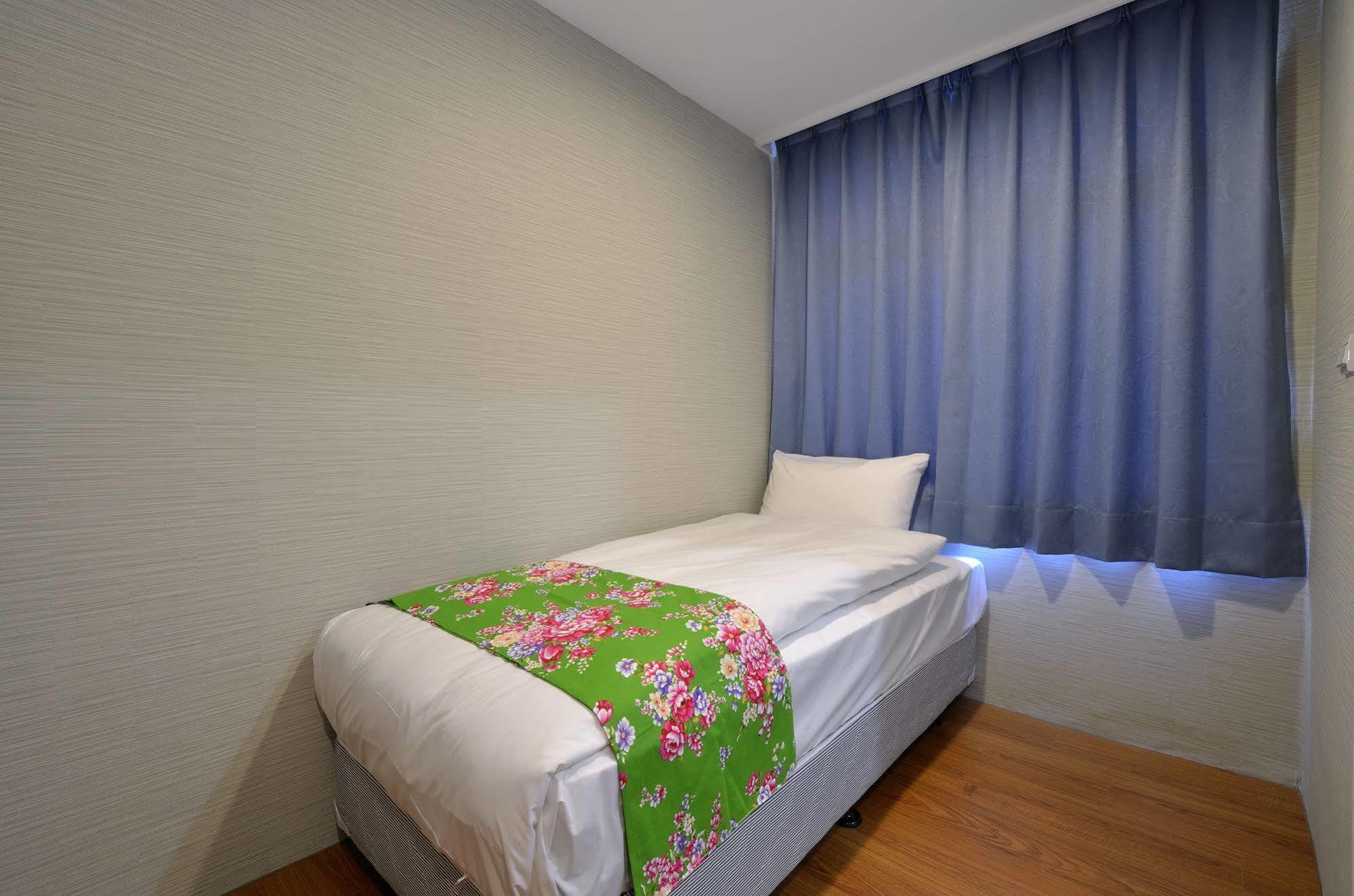 Mini Box Hotel Taipei Exterior photo